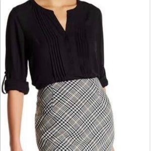 EUC Lush 3/4 sleeve blouse. Black size L